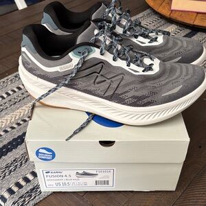 Karhu Fusion 4.5 Men's Black and Gray Athletic Shoes